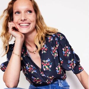 Boden Size 12 Ara Short Sleeve Top in Poppy Bouquet